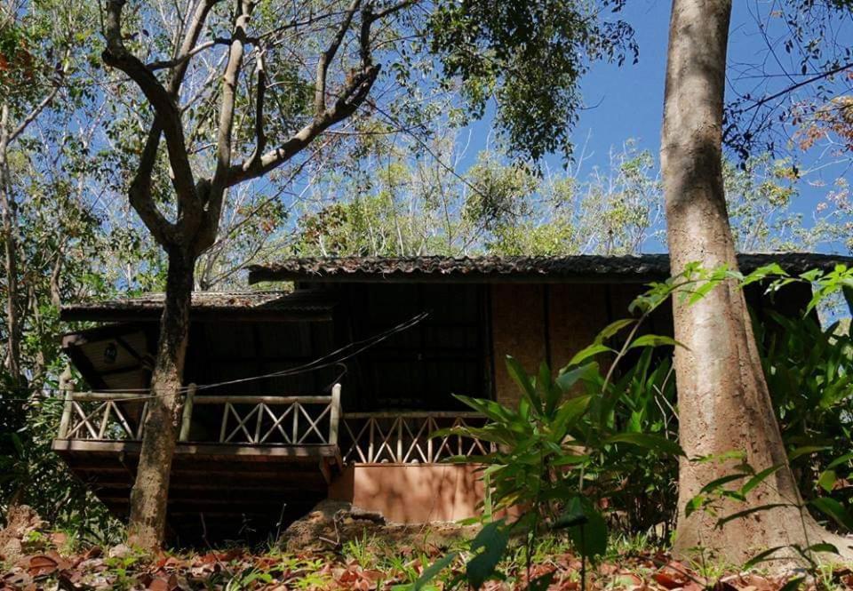 Hotel Dugong Koh Sukorn Ko Sukon Exterior foto